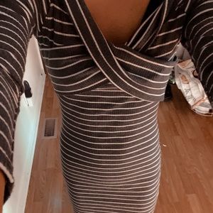 This is a good condition dress.it fits like a shoe.